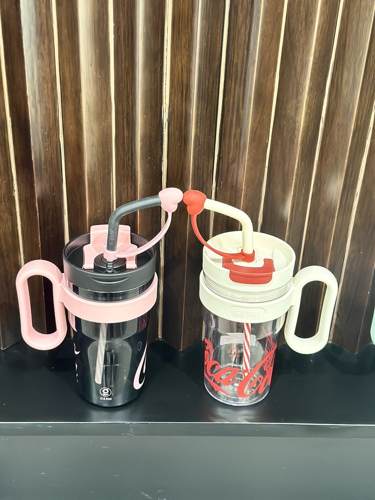 Coca-Cola Oficial Original-Vaso Tritan-Plástico Alimenticio Resistente a impactos resistente a químicos portátil Asa/pajita y tapa antipolvo hermético antideslizante 800mlNegro/Rojo/Púrpura/Verde