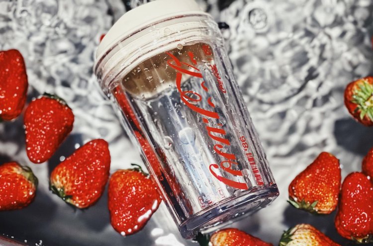 Coca-Cola Oficial Original-Vaso Tritan-Plástico Alimenticio Resistente a impactos resistente a químicos portátil Diseño de tapa de tirador desmontable hermético antideslizante 390ml Rosa/Púrpura/Verde/