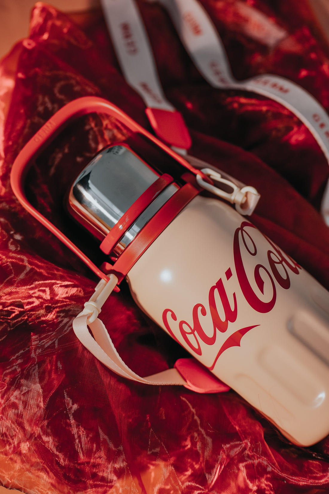 Coca-Cola-Termo Clásico Oficial Original de Acero Inoxidable 316 Grado alimenticio Fría/caliente hermética Tapa dual Filtro incorporado Portátil/Asa/correa/Boca Ancha antideslizante 800ml Blanco/Rojo