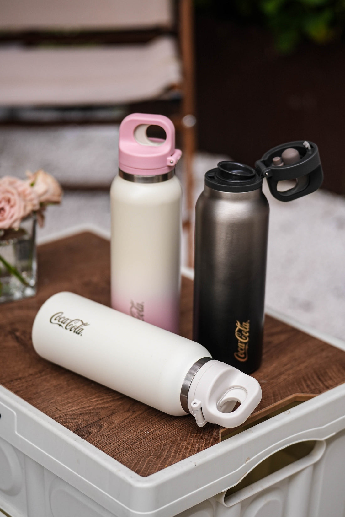 Coca-Cola-Termo Estilo Deportivo Oficial Original de Acero Inoxidable 316 Grado alimenticio Fría/caliente hermética Portátil Apertura y cierre con un solo dedo Doble función de tapa Pajita antideslizante 600ml Blanco/Negro/Rosa＞200