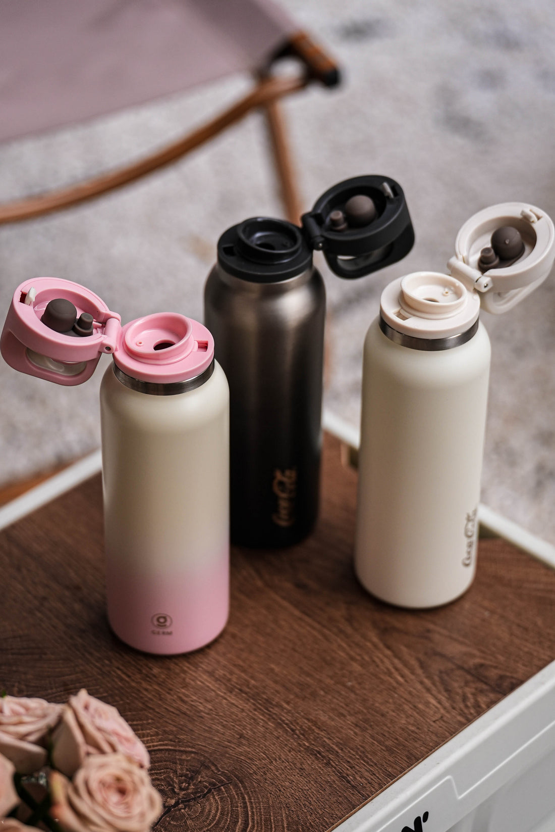 Coca-Cola-Termo Estilo Deportivo Oficial Original de Acero Inoxidable 316 Grado alimenticio Fría/caliente hermética Portátil Apertura y cierre con un solo dedo Doble función de tapa Pajita antideslizante 600ml Blanco/Negro/Rosa＞200