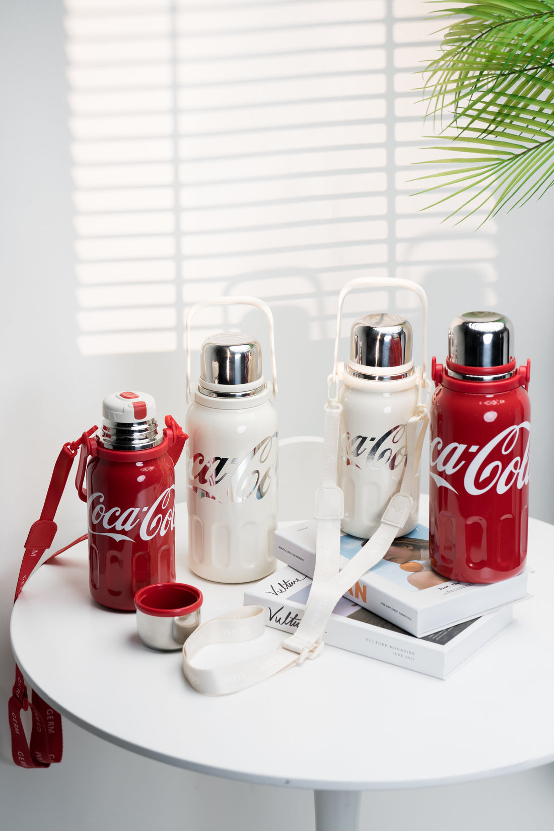 Coca-Cola-Termo Clásico Oficial Original de Acero Inoxidable 316 Grado alimenticio Fría/caliente hermética Tapa dual Filtro incorporado Portátil/Asa/correa/Boca Ancha antideslizante 800ml Blanco/Rojo